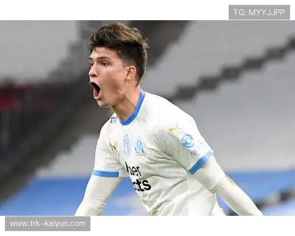 马赛发布客场战里尔海报,主题为“坚韧的防线”